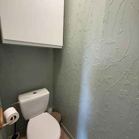 Rose Mer, A 20 Metres De La Avec Parking Prive Et Balcon, Animal Accepte *