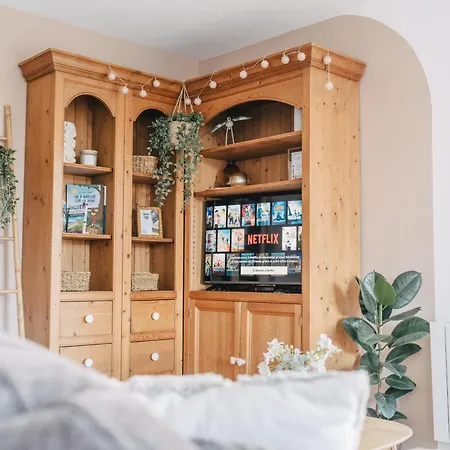 Rose Mer, A 20 Metres De La Avec Parking Prive Et Balcon, Animal Accepte