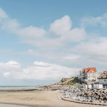 Rose Mer, A 20 Metres De La Avec Parking Prive Et Balcon, Animal Accepte