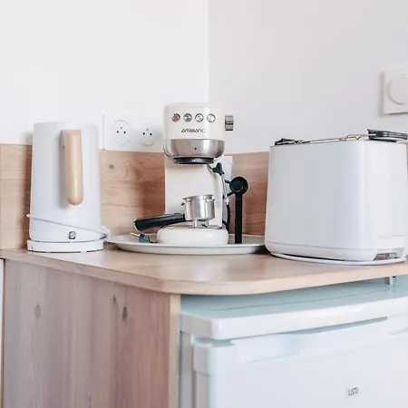 Rose Mer, A 20 Metres De La Avec Parking Prive Et Balcon, Animal Accepte *