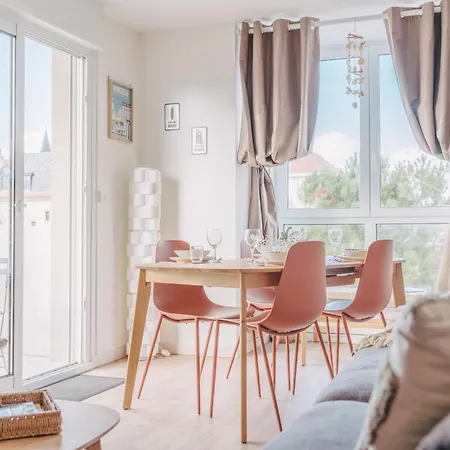 Апартаменты Rose Mer, A 20 Metres De La Avec Parking Prive Et Balcon, Animal Accepte *