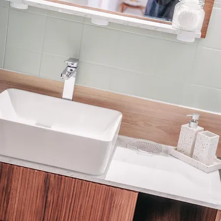 Rose Mer, A 20 Metres De La Avec Parking Prive Et Balcon, Animal Accepte * ヴィムルー