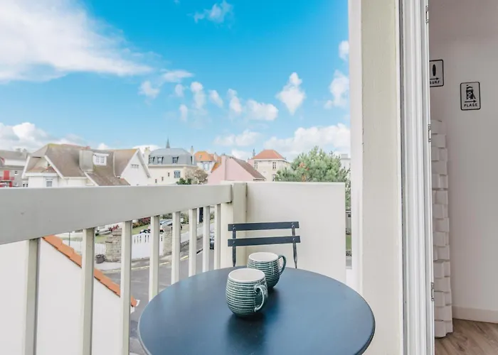 Apartment Rose Mer, A 20 Metres De La Avec Parking Prive Et Balcon, Animal Accepte